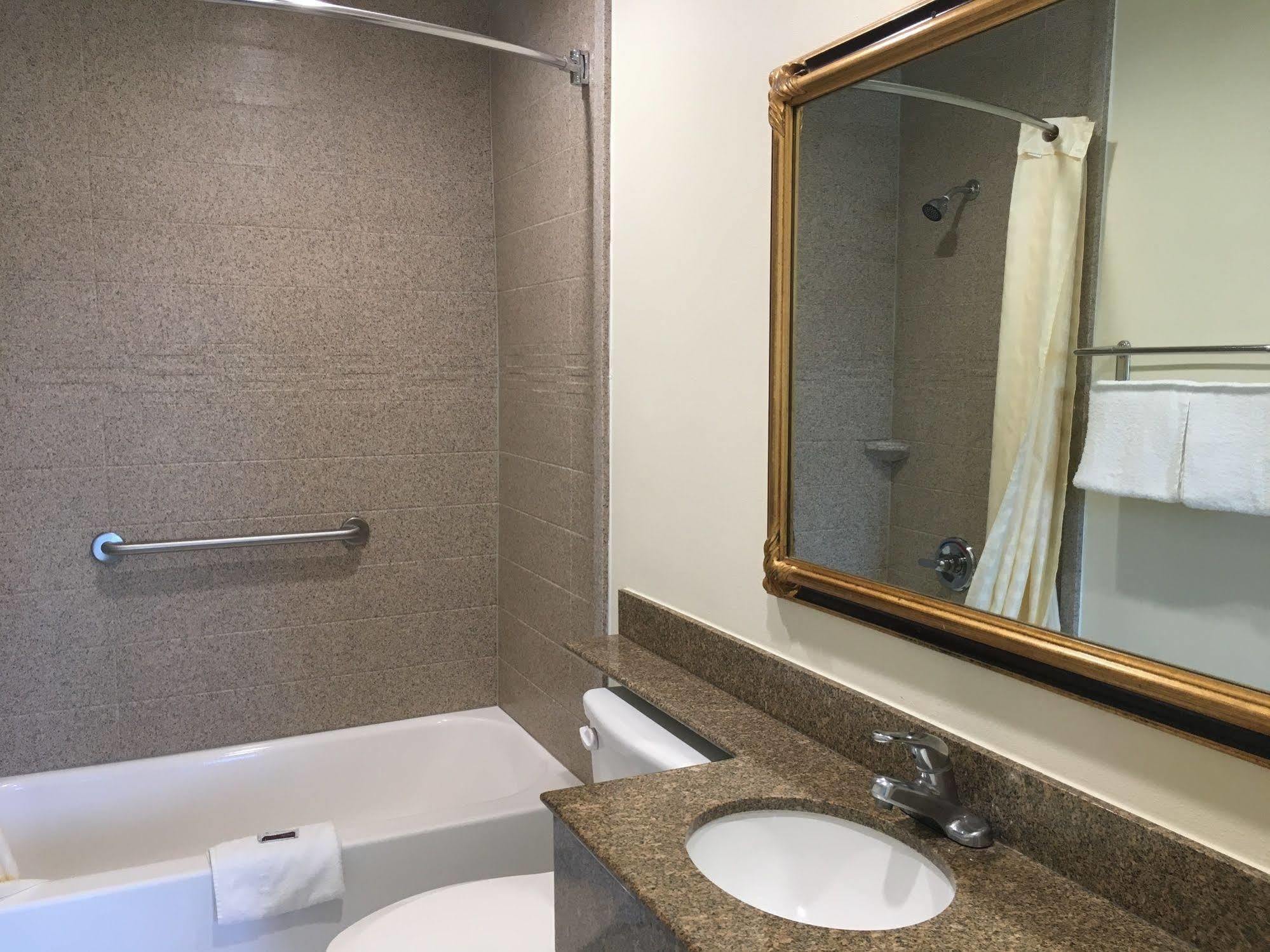 Simply Home Inn & Suites - Riverside Ngoại thất bức ảnh