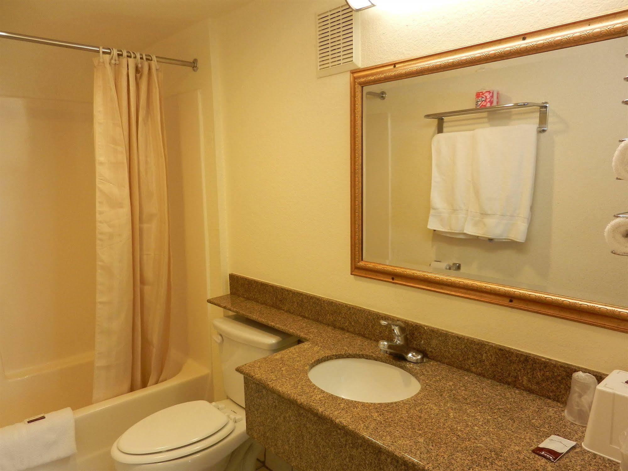 Simply Home Inn & Suites - Riverside Ngoại thất bức ảnh