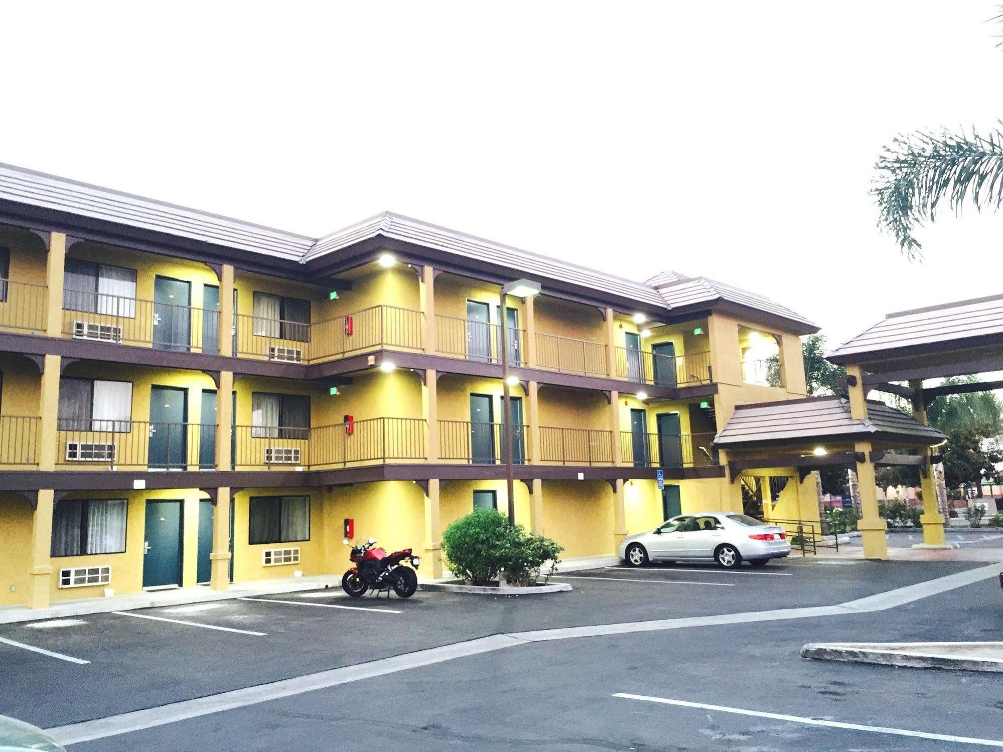 Simply Home Inn & Suites - Riverside Ngoại thất bức ảnh